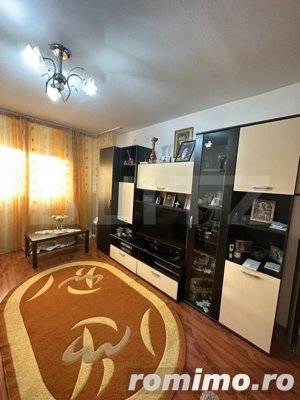 Apartament 3 camere, decomandat anul 1985  Malu Rosu - imagine 2