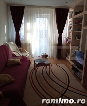 Apartament 3 camere decomandat, in vila, cu terten si intrarea separata, Campina - imagine 2