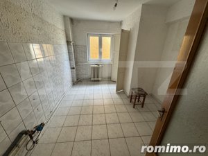 Apartament 3 camere , 67mp , zona Mercur Cetate - imagine 4