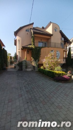 Casa de vanzare, pretabila pentru Pensiune sau regim hotelier - imagine 2