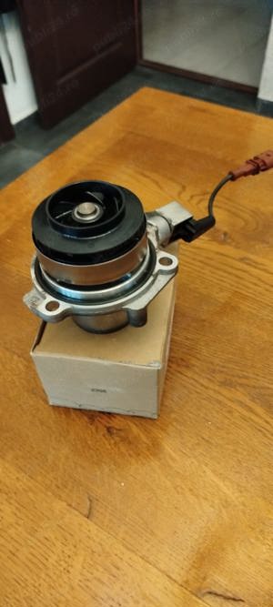 Pompa apa VW Tiguan / Passat 2012-2018 originala cu senzor