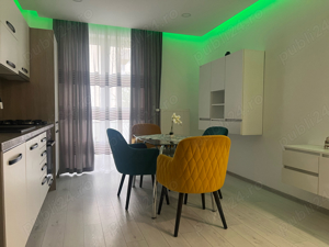 Inchiriez in regim hotelier apartament cu doua camere tip studio