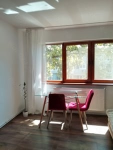 Persoană fizică vând apartament cu 2 camere comfort 2 etajul 3 