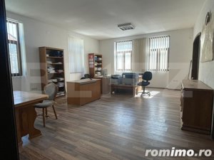 Birouri de închiriat central ,într-o clădire renovată și amenajată cu grijă  - imagine 11