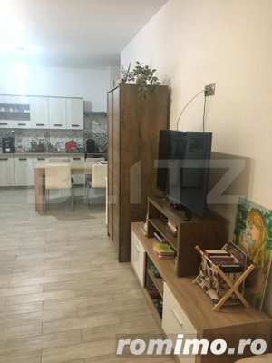 Apartament de 2 camere, semidecomandat, 55 mp, zona Decebal - imagine 2