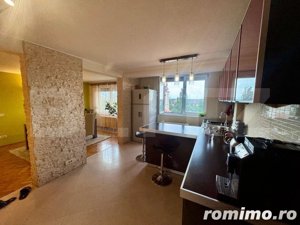 Apartament de 3 camere , zona centrala - imagine 9