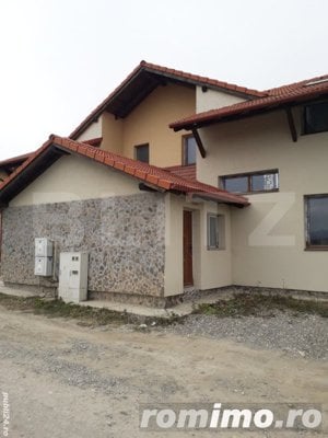 Casa pe Două Niveluri în Sanpetru, 154 mp