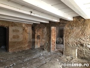 Apartament cu 2 camere renovabil, in zona Centrul Vechi - imagine 2