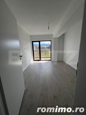 Apartament 3 camere , decomandat 85 mp + terasa panoramica la soare 20 mp  - imagine 3