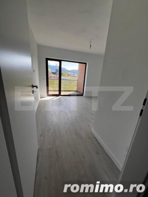 Apartament 3 camere , decomandat 85 mp + terasa panoramica la soare 20 mp  - imagine 2