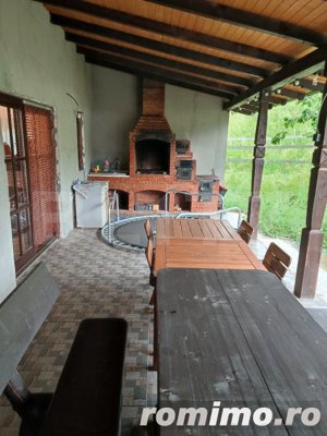 Casa de vacanta si anexe in  Stulpicani - imagine 10