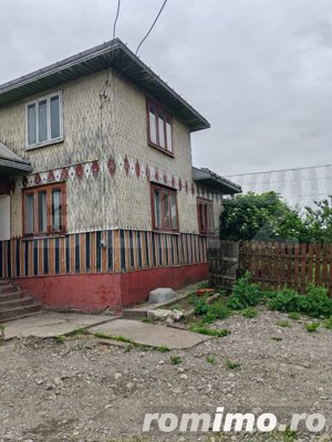 Casa batraneasca 95 mp, teren 1900mp, Stroiesti  - imagine 2