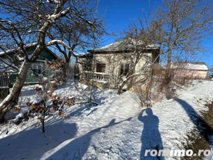 Casa batraneasca , teren 1000 mp, zona Călinești - imagine 4