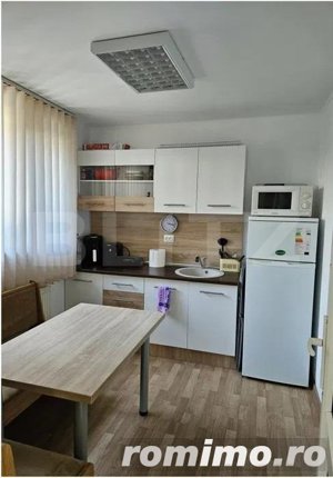 Casa familială renovată, 2 camere, 60mp, teren 320mp, Central - imagine 7