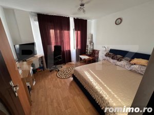 Apartament de 3 camere, decomandat,  în zona Pelendava - 1 Mai - imagine 3