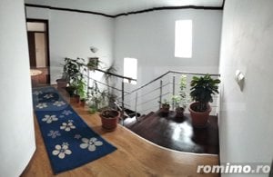 Casa spațioasa situata într-o zona liniștita din Simnicul de Jos - imagine 2