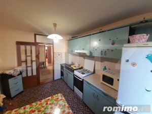 Apartament, 3 camere,decomandat, 65mp, zona SENS - imagine 8