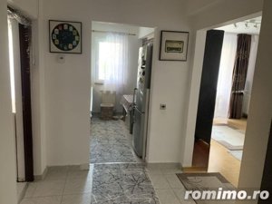 Apartament decomandat, 2 camere, 56 mp utili, Zona Porii - imagine 2