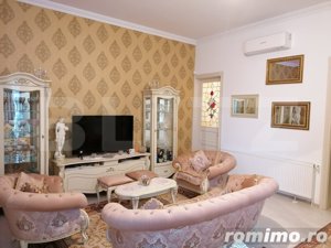 De vanzare apartament 3 camere, ultracentral , cu acoperiș  - imagine 5