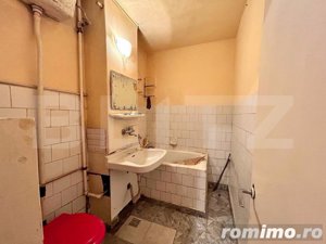 Garsoniera parter tip apartament zona Closca bloc curat  - imagine 5