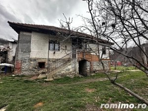 Casa plan parter si 6000 mp teren, zona Sambotin