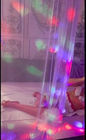 Matura slim, sâni mici, masaj erotic 