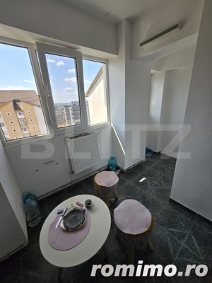 Apartament 3 camere, semidecomandat, zona 8 Mai - imagine 8