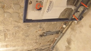 Montez instalații sanitare  și electrice 