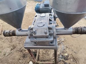   Urgent Presa ulei la rece functionabila la 220volti stare foarte bună de funcționare  - imagine 4