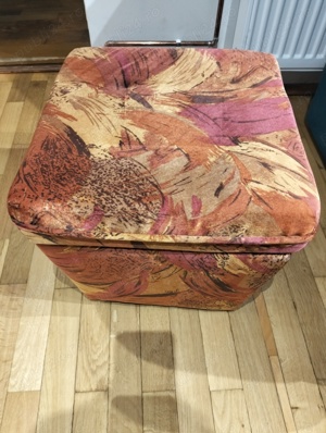 Vând colțar, două fotolii, 2 tabureti - imagine 2