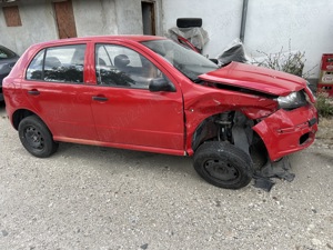 Skoda Fabia 2007, avariata - imagine 10
