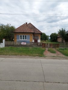 Vand casa in stare nelocuibila momentan, cu teren aferent, in centrul satului Mocira, Maramures - imagine 2