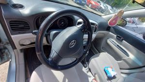 Hyundai accent - imagine 4 Hyundai accent - imagine 4