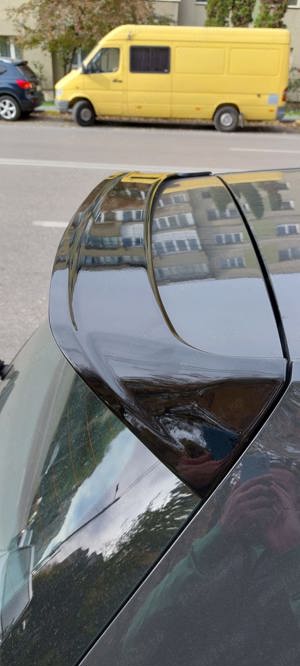 Eleron negru lucios VW Golf 7 Limousine (13-20) - imagine 2