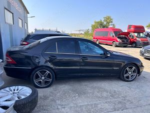 Dezmembram Mercedes-Benz C CLASS – C180 (W203), 2.0b tip motor 111.951 an 2000-2002 129CP - imagine 6