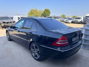 Dezmembram Mercedes-Benz C CLASS – C180 (W203), 2.0b tip motor 111.951 an 2000-2002 129CP - imagine 8