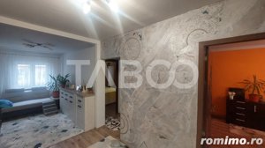 Apartament de vanzare 3 camere balcon si pivnita 60 mp Valea Aurie - imagine 2