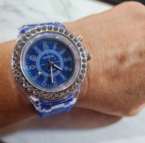 ceas dama albastru cu lumini Geneva, nou (40 - 35 lei)