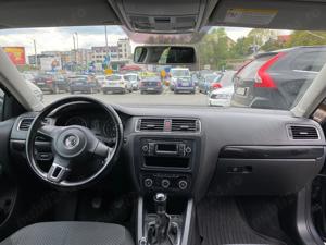 VW Jetta, 2013, 1.6 TDI, 105 CP - foarte bine întreținut! - imagine 7