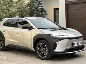 Toyota BZ4X 4*4 în garanție mașina electrica - imagine 6
