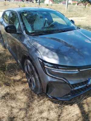 Remault Megane e tech - imagine 2
