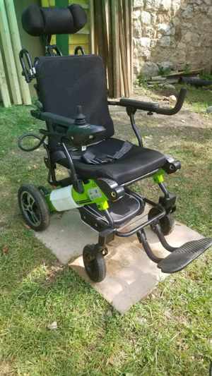 Scaun cu rotile electric persoane disabilitati