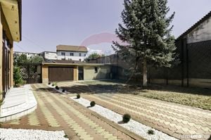 Vila Spațioasă și Elegantă de Vânzare în Zona Bujac - imagine 5