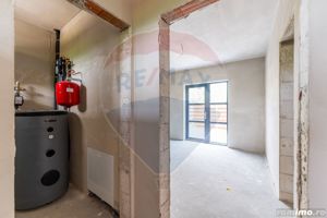 Casa într-un complex nou de 6 case înșiruite, 4 camere  zona centrala - imagine 17