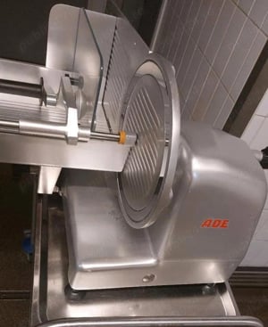 Vând feliator profesional