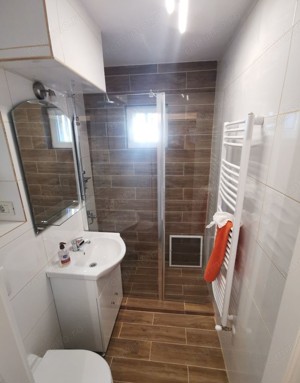 Se ofera spre inchiriere apartament cu 3 camere, spatios, zona Decebal - imagine 4