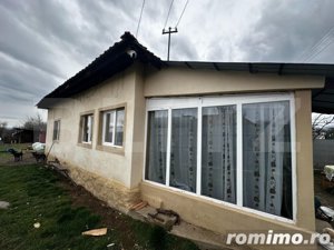 Casa pe parter si 5000 mp teren, zona Rugi - imagine 2