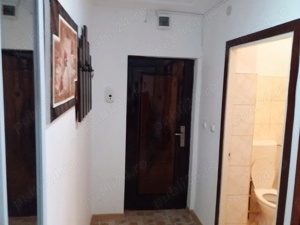 Garsonieră decomandată complet mobilată, zona 1 Mai ,etaj 1 - imagine 2