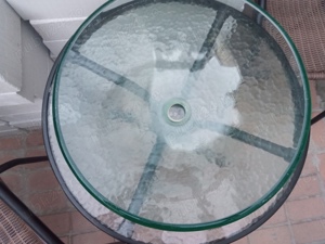 Chiuvetă din sticlă.