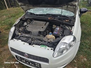 Dezmembrez Fiat Grande Punto 1.3 Multijet an 2009 - imagine 9